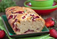 4 Materyalli Çilekli Kek Tanımı