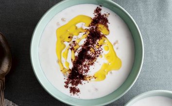 Acı biberli ayran çorbası