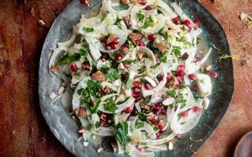 Badem ve narlı rezene salatası