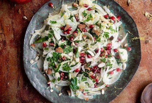 Badem ve narlı rezene salatası