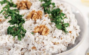 Cevizli kereviz salatası