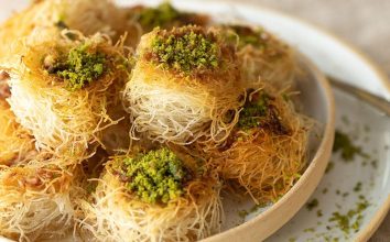 CEVİZLİ KÜÇÜK KADAYIF TATLISI