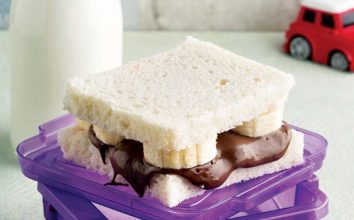 ÇİKOLATALI VE MUZLU TOST