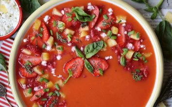 Çilek Ve Domatesli Gazpacho