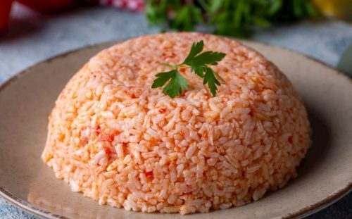 Domatesli Pirinç Pilavı Tarifi