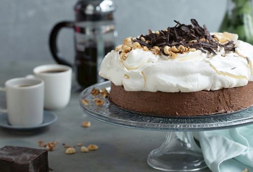DONMUŞ ÇİKOLATALI PAVLOVA