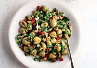 Girit Zeytin Salatası