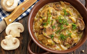 Güveçte Mantar Sote