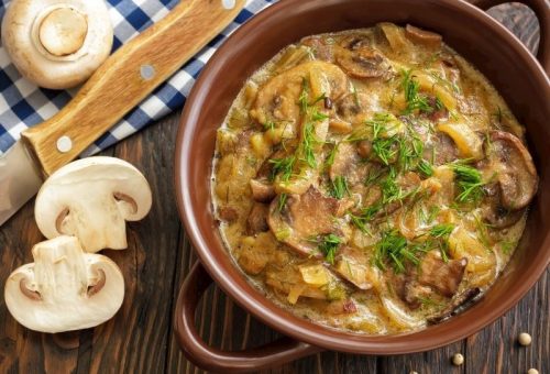 Güveçte Mantar Sote