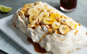 HİNDİSTAN CEVİZLİ KARAMELLİ PAVLOVA