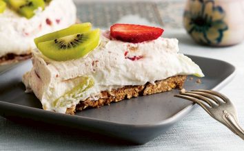 HURMALI PİŞMEYEN YOĞURT TATLISI