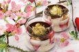 İki renkli çilekli mousse