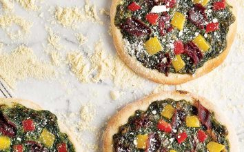 ISPANAK PÜRELİ VE MOZZARELLALI PİZZA