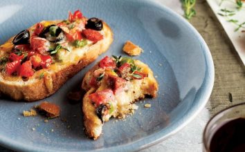 Kahvaltılık ekmek üstü pizza