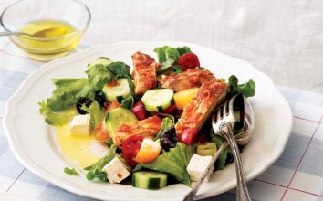 KEÇİ PEYNİRLİ VE TAVUKLU SALATA