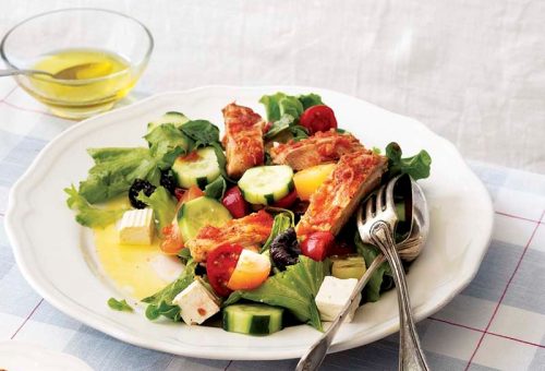 KEÇİ PEYNİRLİ VE TAVUKLU SALATA