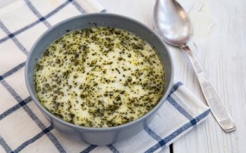 Kıvamı Kesilmeyen Yoğurt Çorbası