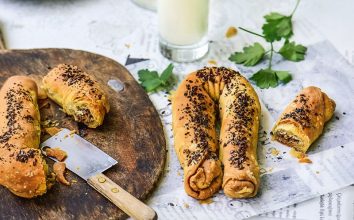 Kıymalı El Açması Börek