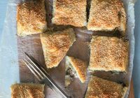 KIYMALI SEMİZOTLU BÖREK