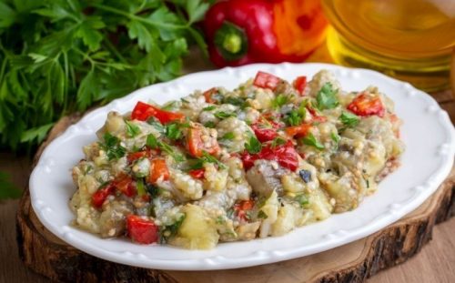 Közlenmiş Patlıcan Salatası Tarifi