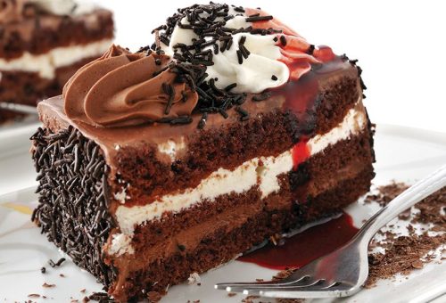 Kremalı ve çikolatalı pasta