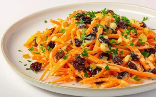Kuru Üzümlü Havuç Salatası