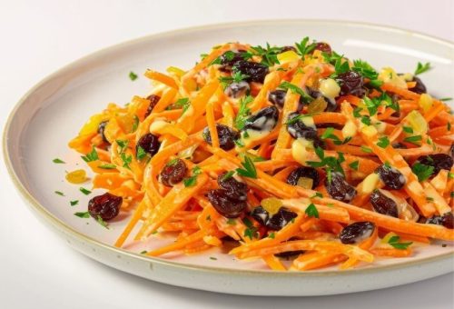 Kuru Üzümlü Havuç Salatası