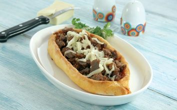 Kuşbaşı etli pide