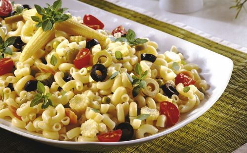 Makarna salatası