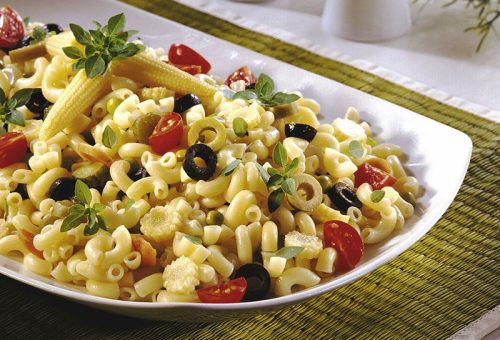 Makarna salatası