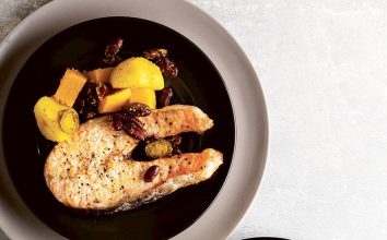 Meksika fasulyeli garnitürlü fırın somon