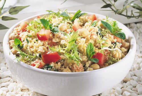 Nohutlu bulgur salatası