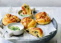 Otlu Börek (Ispanak, Gelincik, Isırgan)