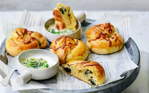 Otlu Börek (Ispanak, Gelincik, Isırgan)