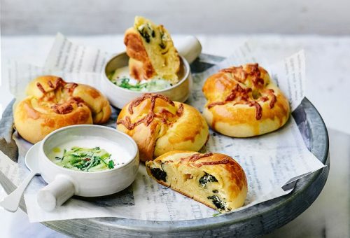 Otlu Börek (Ispanak, Gelincik, Isırgan)