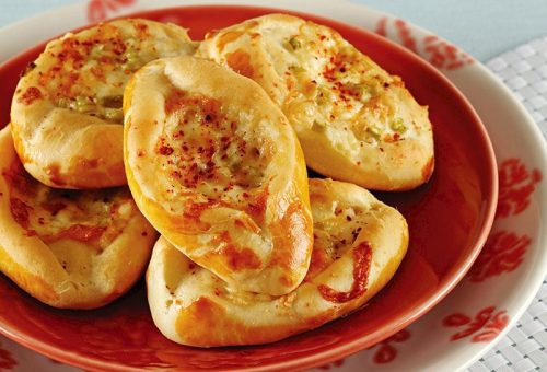 Peynirli küçük pide