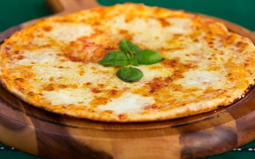 Peynirli pizza