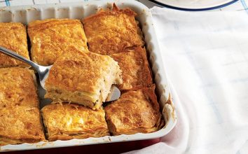 PEYNİRLİ VE KAYMAKLI BÖREK