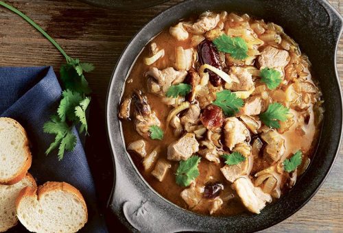 Rezeneli ve hurmalı kuzu tagine