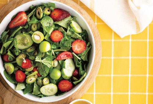 ROKALI YEŞİL ERİK SALATASI