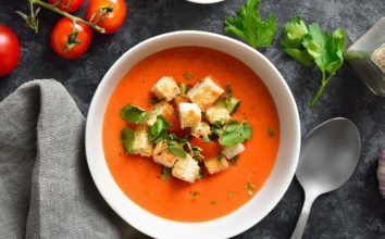 Sarımsaklı Domates Çorbası