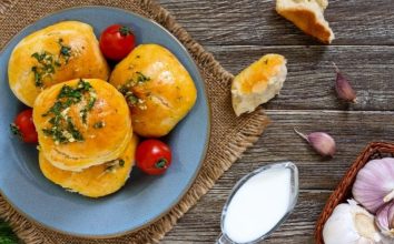 Sarımsaklı Poğaça