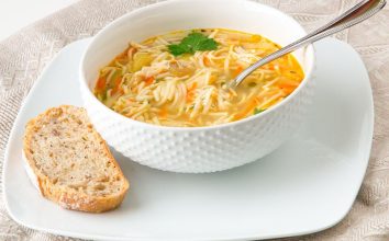 Şehriyeli Tavuk Çorbası