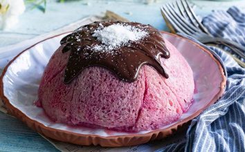 Siyah üzümlü bomba tatlısı