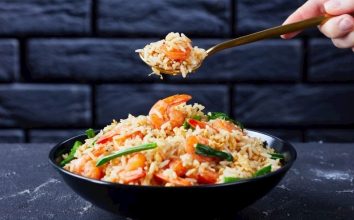 Tayland Usulü Kızartılmış Pilav Tarifi