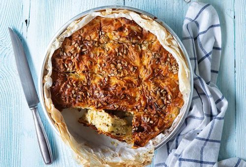 Taze soğanlı börek