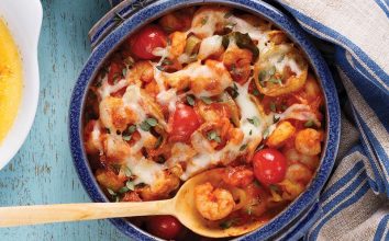 Tereyağlı ve sarımsaklı karides güveç