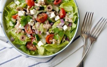 Ton Balıklı Peynirli Salata
