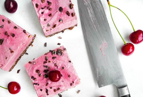 Vişneli kakaolu dondurulmuş pasta