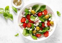 Yeşil Zeytin Salatası